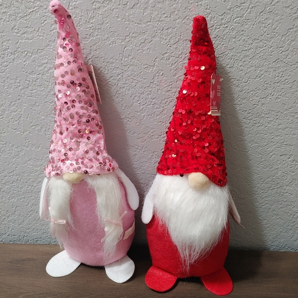 Valentine's Gnomes set of 2 - Picture 1 of 3
